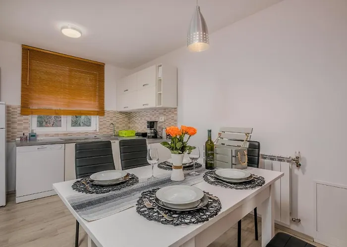 Apartman Cozy In With Wifi *
