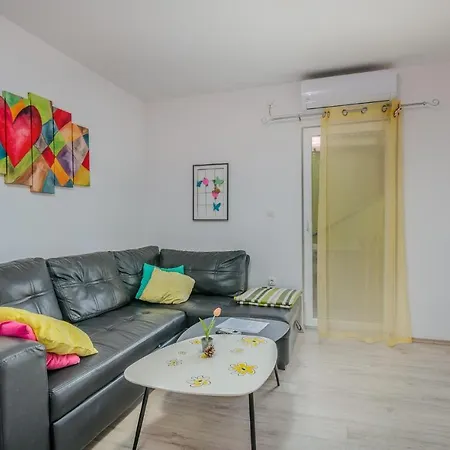 Stunning In With Kitchen *